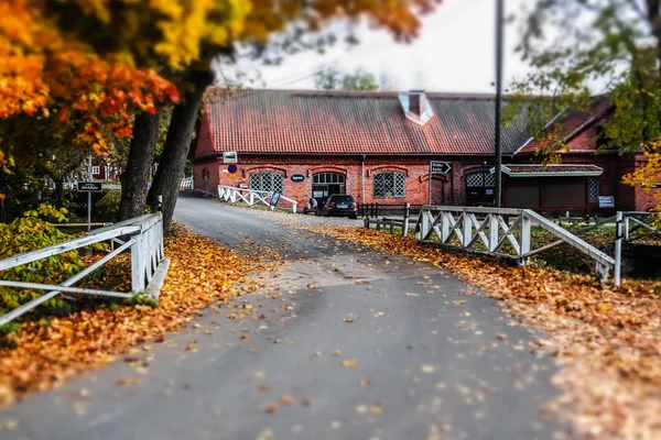 Ruotsinpyhtaa, Finlandia - 8 de octubre de 2019: Vista otoñal del antiguo pueblo Ruotsinpyhtaa, Finlandia . — Foto de Stock