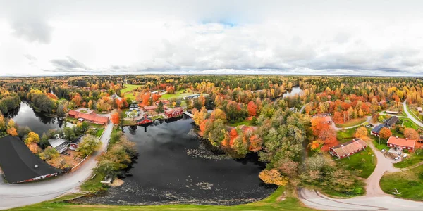 Veduta panoramica aerea del vecchio villaggio Ruotsinpyhtaa in autunno, Finlandia . — Foto Stock