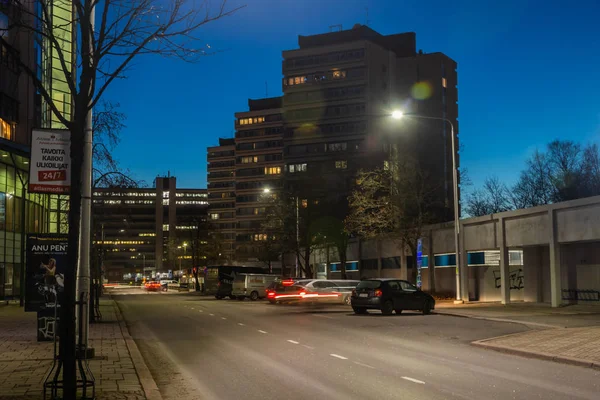 Kouvola, Finlândia - 15 de novembro de 2019: Vista noturna do centro de Kouvola . — Fotografia de Stock