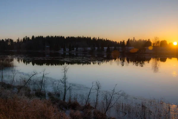 Beautiful sunset on river Kymijoki at winter, Finland. — Stock Photo, Image