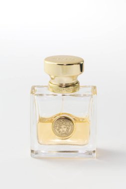 Kouvola, Finlandiya - 25 Ocak 2020: Bir şişe Versace parfümü