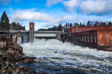 Finlandiya Kymijoki Nehri 'ndeki hidroelektrik üretim tesisi ve Ankkapurha Sanayi Müzesi.