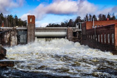 Finlandiya Kymijoki Nehri 'ndeki hidroelektrik üretim tesisi ve Ankkapurha Sanayi Müzesi.