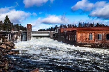 Finlandiya Kymijoki Nehri 'ndeki hidroelektrik üretim tesisi ve Ankkapurha Sanayi Müzesi.