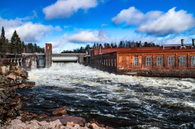 Finlandiya Kymijoki Nehri 'ndeki hidroelektrik üretim tesisi ve Ankkapurha Sanayi Müzesi.