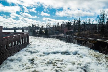 Finlandiya Kymijoki Nehri 'ndeki hidroelektrik üretim tesisi ve Ankkapurha Sanayi Müzesi.