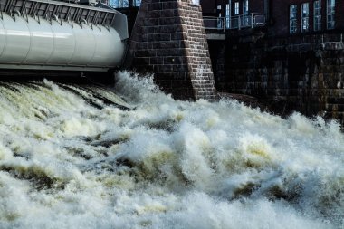 Finlandiya Kymijoki Nehri 'ndeki hidroelektrik üretim tesisi ve Ankkapurha Sanayi Müzesi.