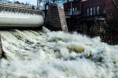 Finlandiya Kymijoki Nehri 'ndeki hidroelektrik üretim tesisi ve Ankkapurha Sanayi Müzesi.