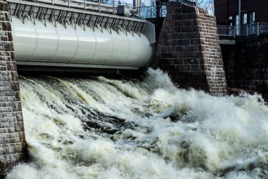 Finlandiya Kymijoki Nehri 'ndeki hidroelektrik üretim tesisi ve Ankkapurha Sanayi Müzesi.