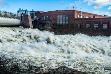 Finlandiya Kymijoki Nehri 'ndeki hidroelektrik üretim tesisi ve Ankkapurha Sanayi Müzesi.