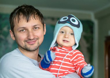 Mutlu baba ve oğlu, erkek bebek