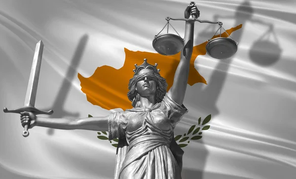 法について説明します キプロスの旗の背景を持つテミス正義の神の像 正義の女神 Femida スケール キプロスの国旗 レンダリングと正義の象徴と — ストック写真