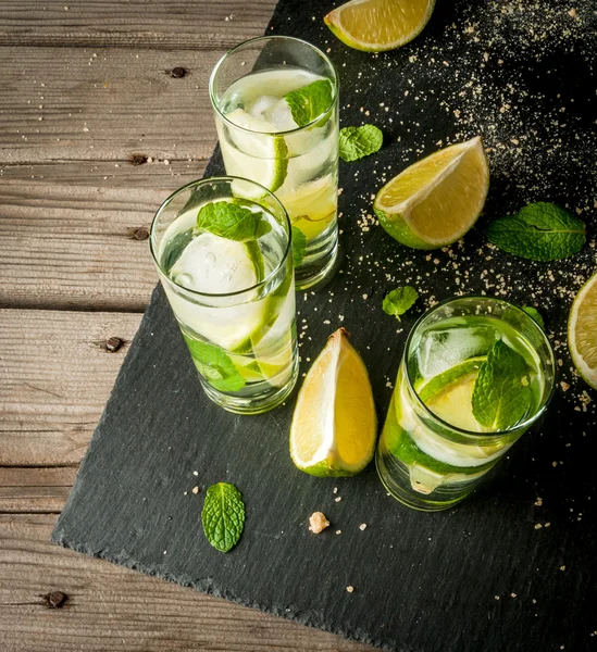 Δροσιστικό ασβέστη mojito ή τεκίλα με συστατικά για — Φωτογραφία Αρχείου