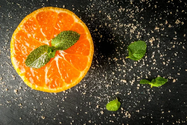 Fresh sliced tangerine — Stock Photo, Image