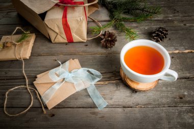 Hediye sarma ve harfler, yılbaşı tebrik kartları ve değil