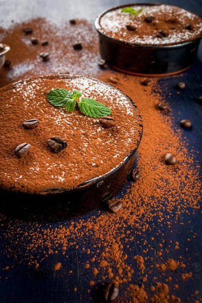 Tradicional tiramisu sobremesa italiana — Fotografia de Stock