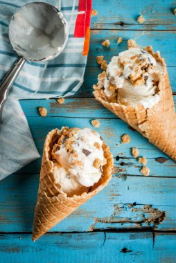 Geleneksel gözleme koniler ve dondurma 