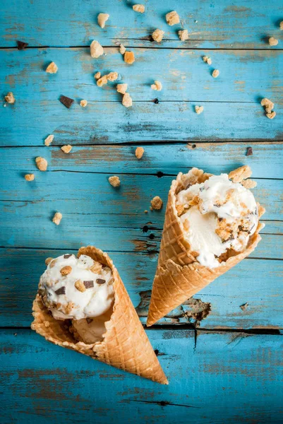 Dos conos de helado — Foto de Stock