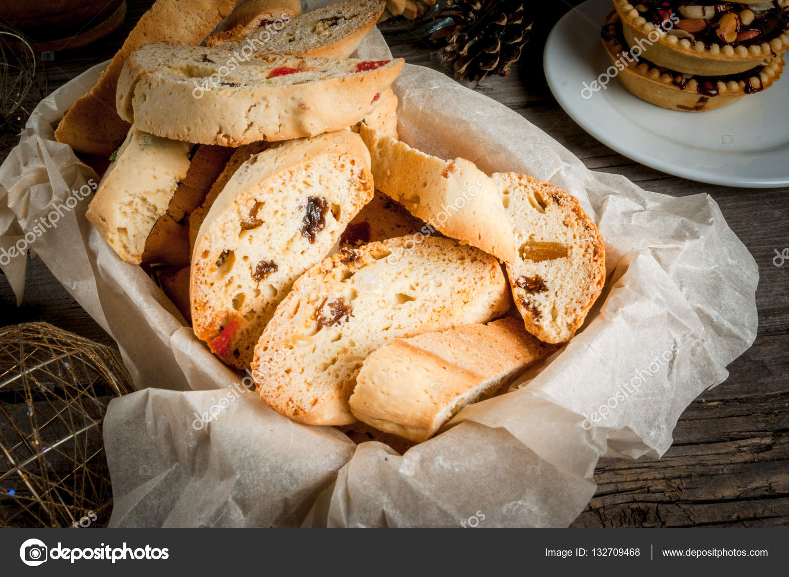 Kızılcık ve fıstıklı biscotti tarifi Kızılcık ve fıstıklı biscotti tarifi