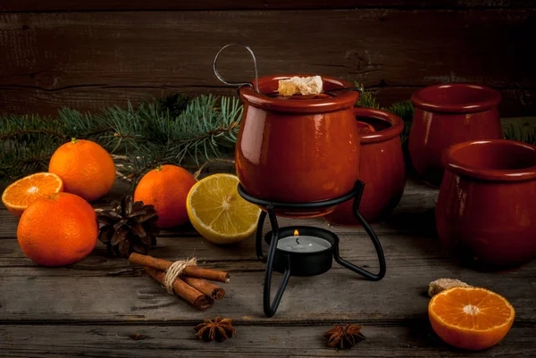 Geleneksel Alman noeli içki Feuerzangenbowle