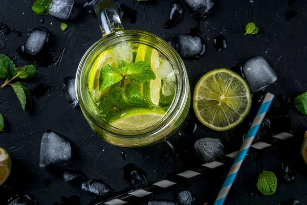 A mész egy befőttesüvegbe Mojito — Stock Fotó