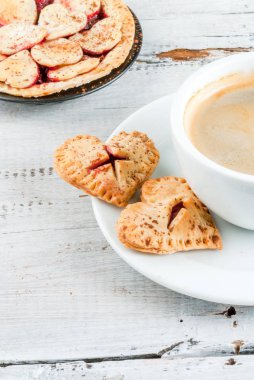 Sevgililer günü için vişneli tart