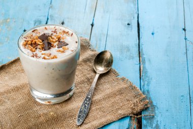 Kahvaltı için sağlıklı tatlı