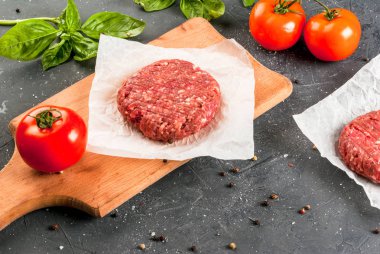 Çiğ kıyma biftek burger