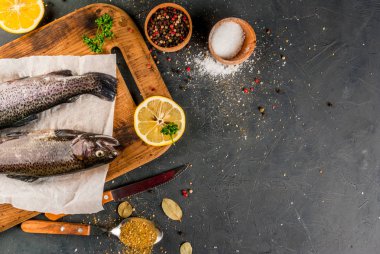 Taze çiğ balık alabalığı