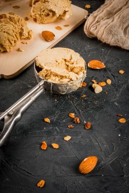 Ev yapımı karamel Fındıklı Dondurma