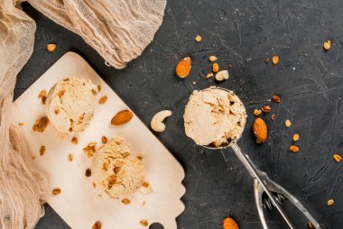 Ev yapımı karamel Fındıklı Dondurma