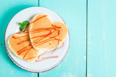 Sevgililer kahvaltı krep ile