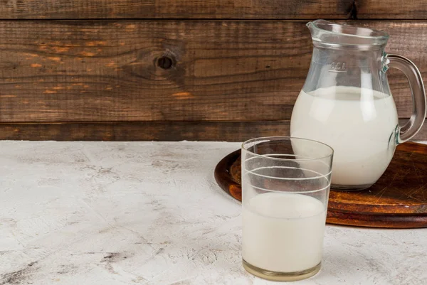 Producción de leche ecológica — Foto de Stock