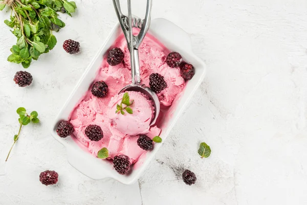 Helado casero de bayas —  Fotos de Stock