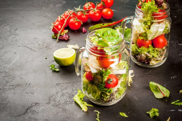 Lente salade in potten — Stockfoto