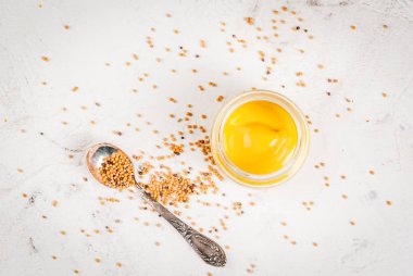 Taze sarı Amerikan hardal