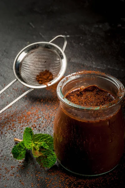 Nane ile çikolata tatlı