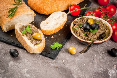 Geleneksel İtalyan meze tapenade