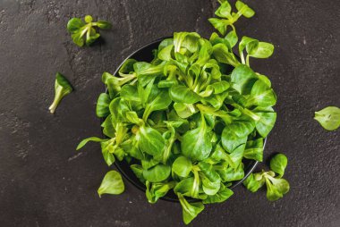Mache salata, çiğ