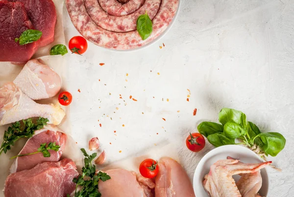 Выбор сырого мяса — стоковое фото