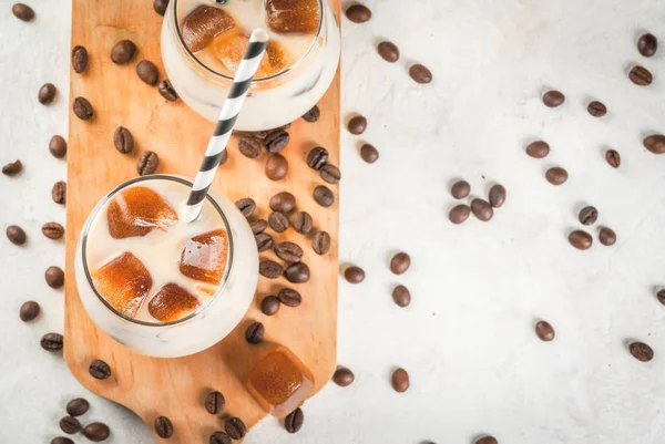 Café gelado com caramelo — Fotografia de Stock