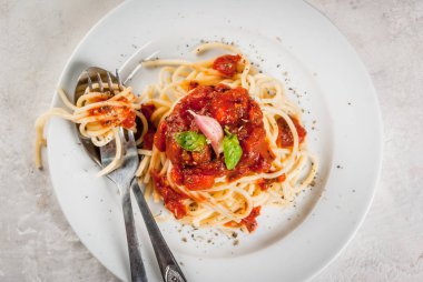 Marinara soslu spagetti