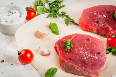 Çiğ biftek, biftek, pirzola.