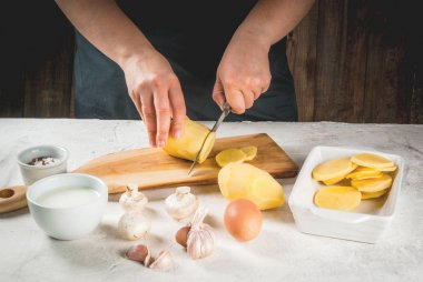 Yemek patates graten