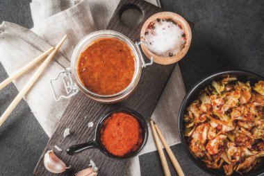 Asya mutfağı. Fermente gıda. Geleneksel Kore yemeği: kimchi c