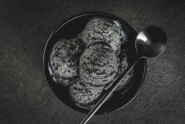 黑芝麻冰淇淋 — 图库照片