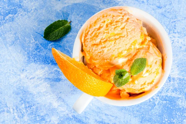 Orange sorbet with mint — Stock Photo, Image