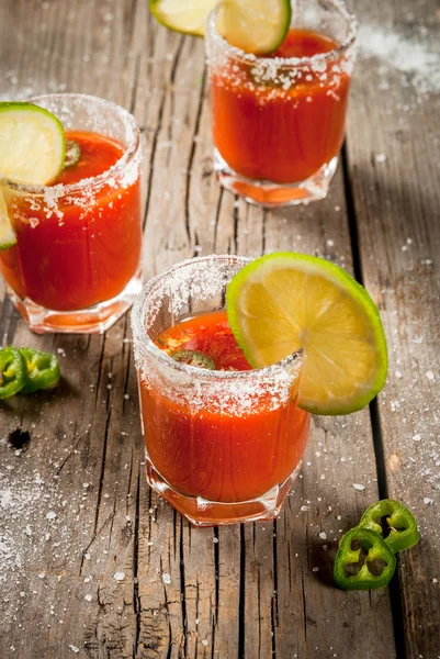 Meksikolainen perinteinen juoma Sangrita — kuvapankkivalokuva