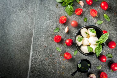 İtalyan yemeği için malzemeler