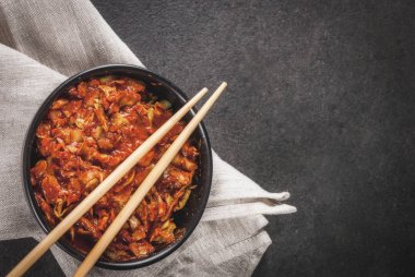 Kore çanak, kimchi